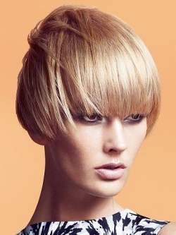 Hairstyles  with blunt bangs