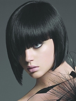 Hairstyles with blunt bangs 
