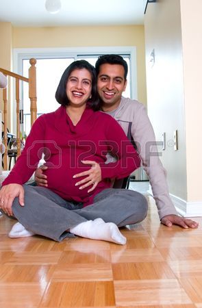 ایده مدل ژست جدید عکس بارداری برای اتلیه